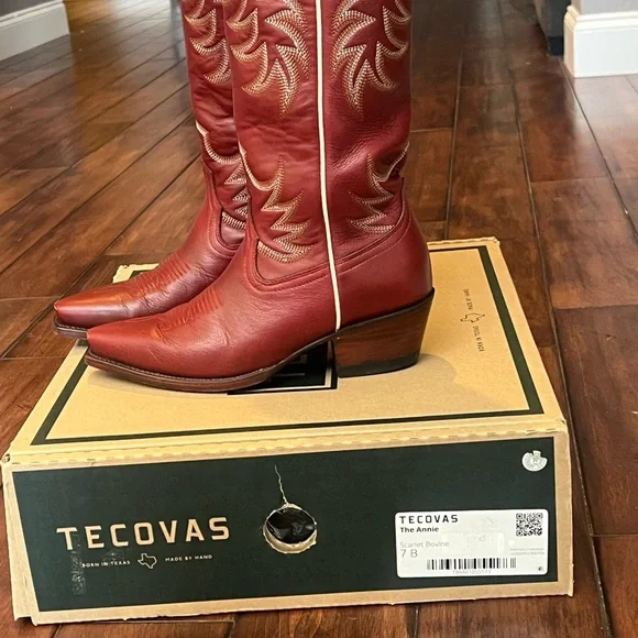 Tecovas Annies -Scarlet Red Western Boots 7B. - Picture 3 of 10